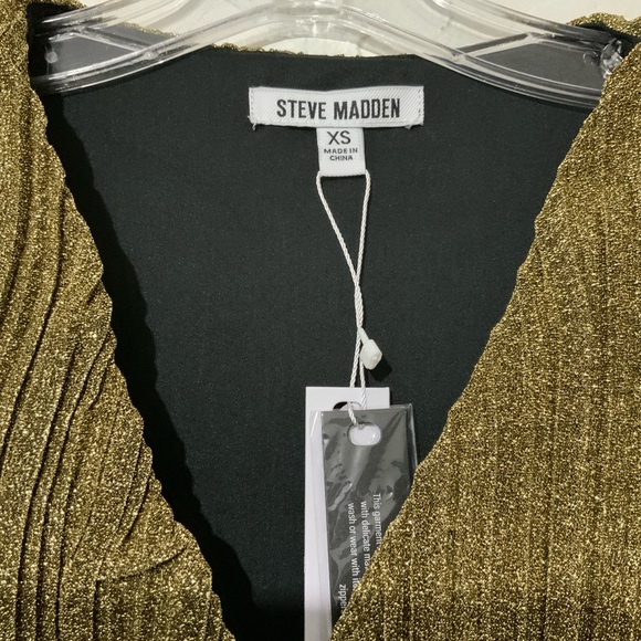 Steve Madden Elegant Crinkle Metallic Long Sleeve Gold Dress Sz XS - Picture 9 of 9